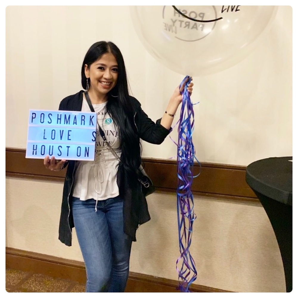 Bookmark My Closet! - Picture 4 of 5
